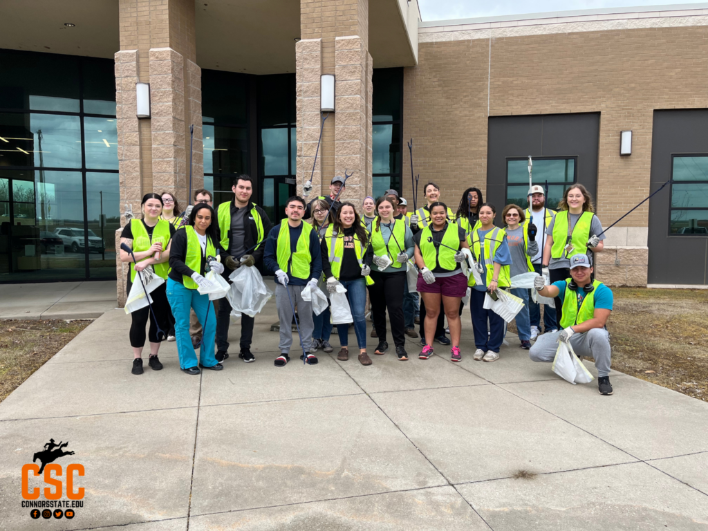CSC students and faculty/staff at Azalea Cleanup 2023
